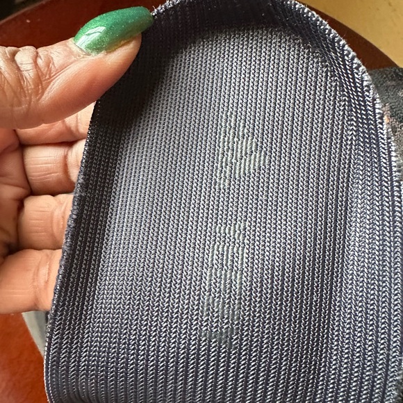 Yezzy only been worn once.  Yeezy Boost 380
Onyx  Please only serious buyer. - Picture 2 of 5